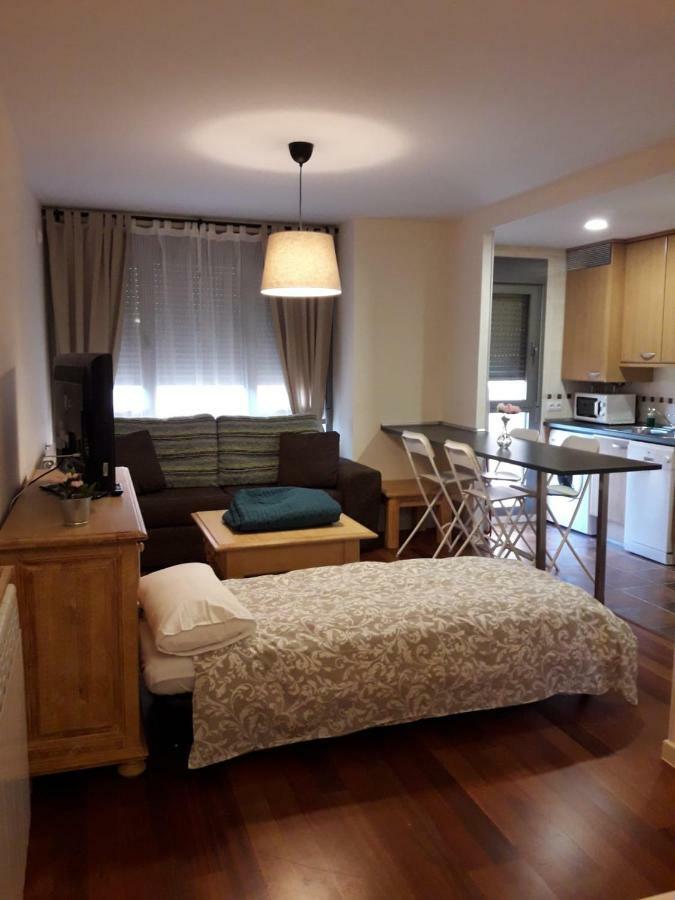 Apartamento En C/ Peroneros Latas Exterior photo